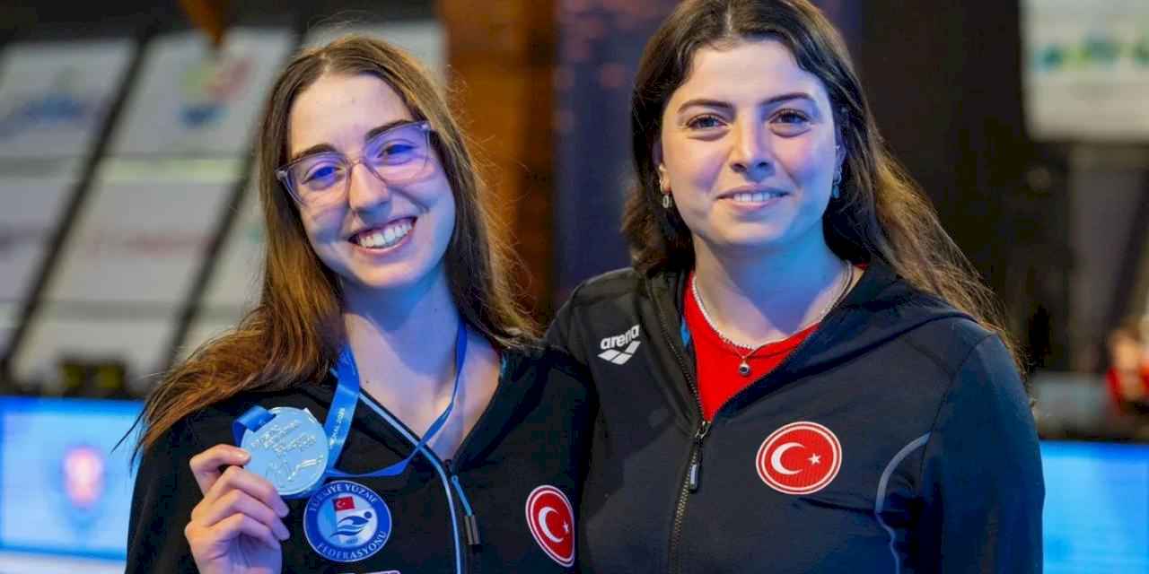 Artistik yüzmede tarihi başarı