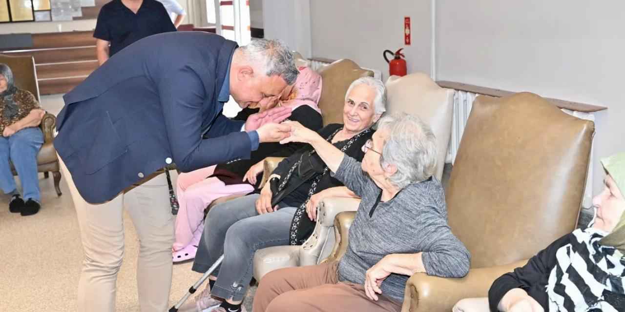 Manisa'dan huzurevlerine kurban bayramı ziyareti