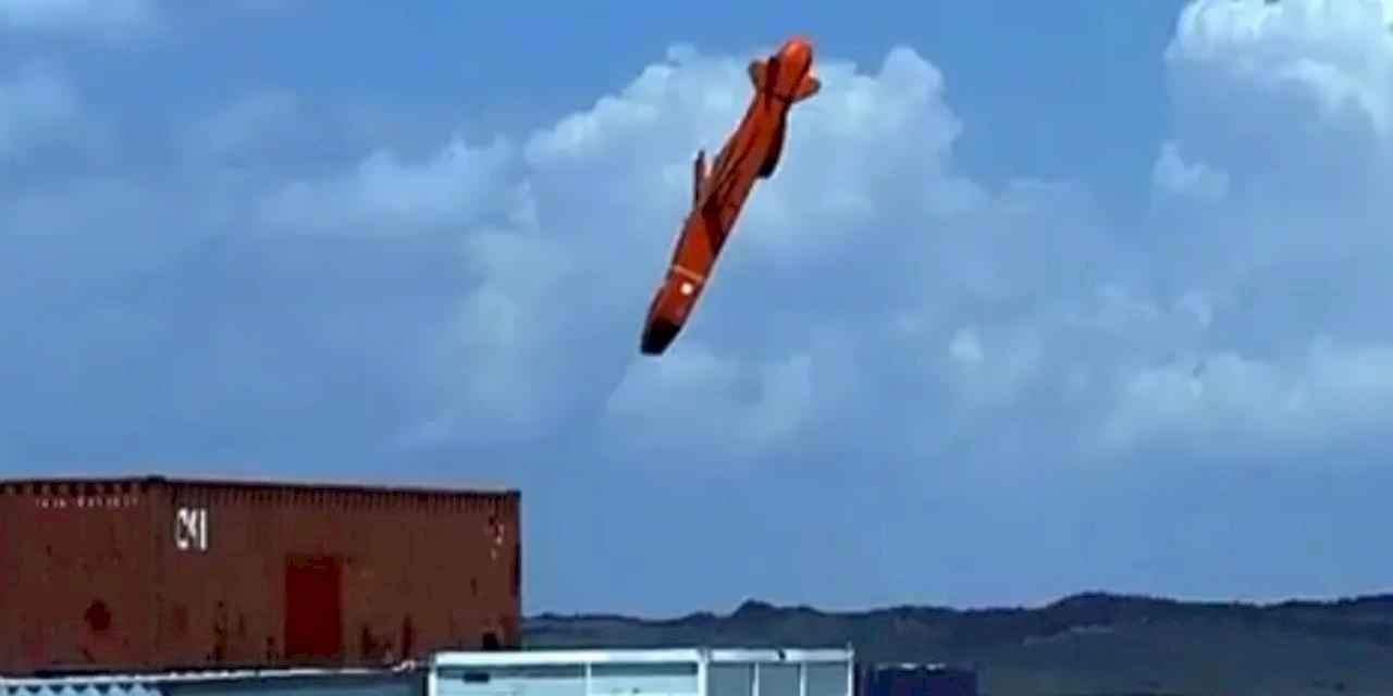 Milli seyir füzesi SOM, yerli turbojet motorla hedefi tam isabet vurdu