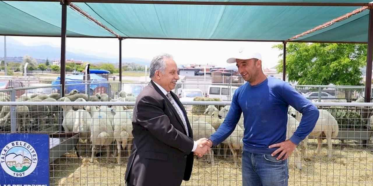 Kayseri Talas Belediyesi'nden kurban pazarına ziyaret