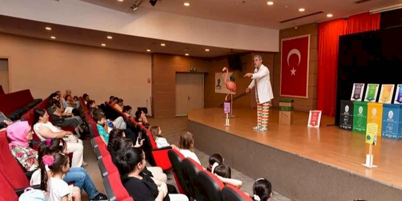 İzmir Çiğli’de çocuklara geri dönüşüm bilinci oyunla aşılandı