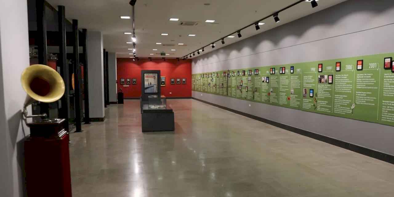 Diyarbakır'da ‘Seni Baharmışın Gibi’ başlıklı sergi açıldı