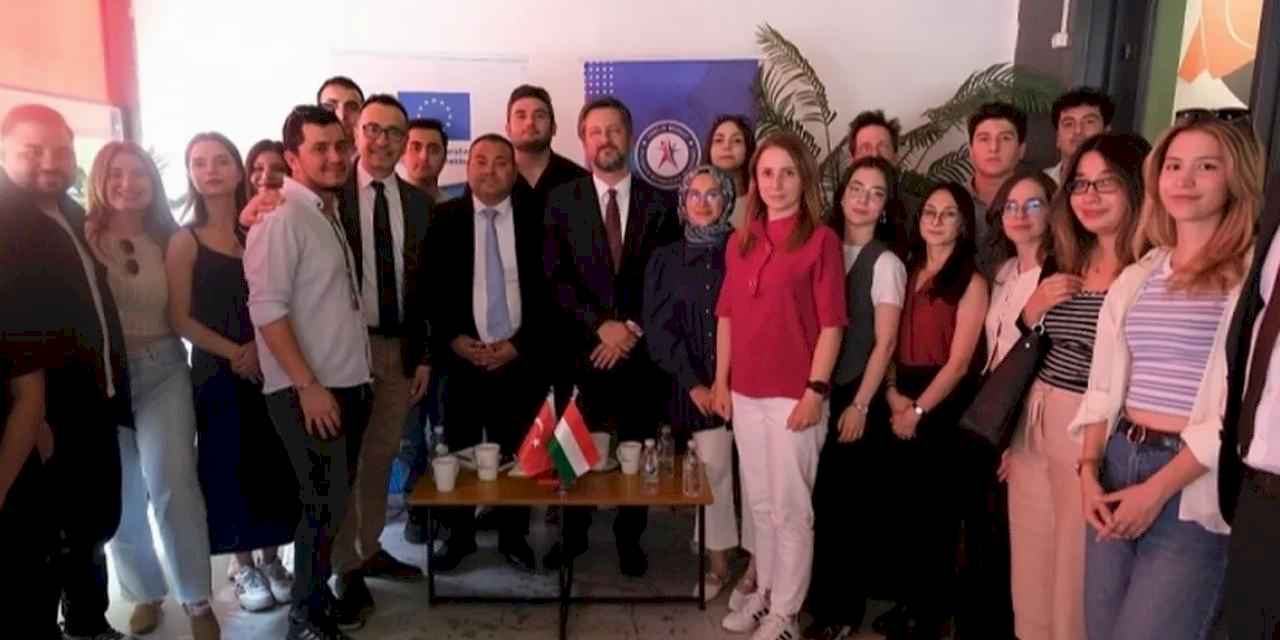 Büyükelçi Viktor Mátis, Eskişehirli gençlerle buluştu