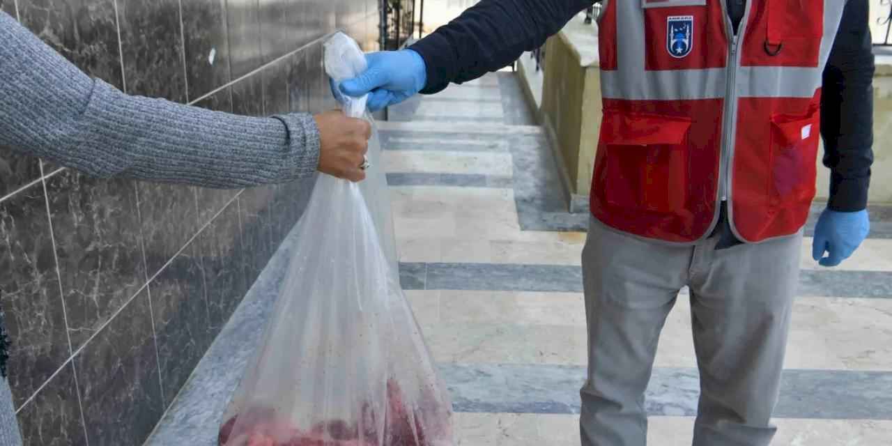 Ankara'da 3 tondan fazla et dağıtıldı