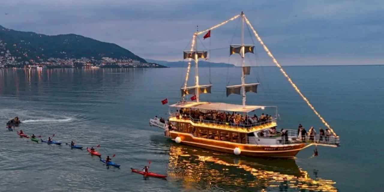 Karadeniz kanolarla renklendi