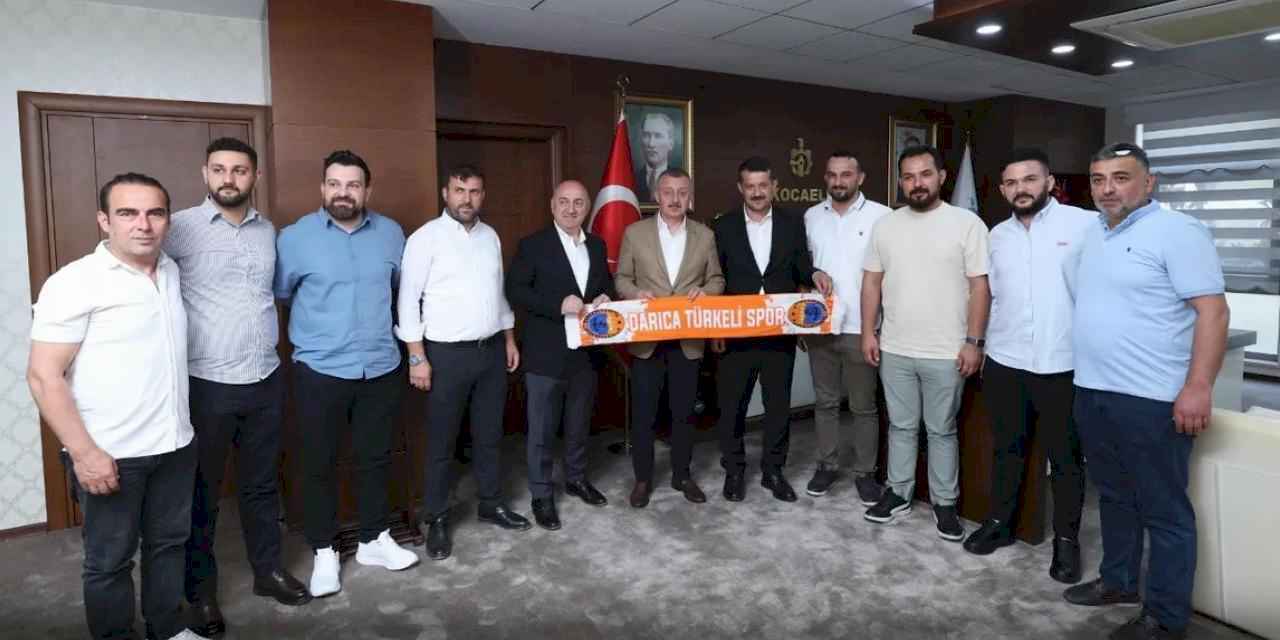 Başkan Büyükakın şampiyon sporcuları ağırladı