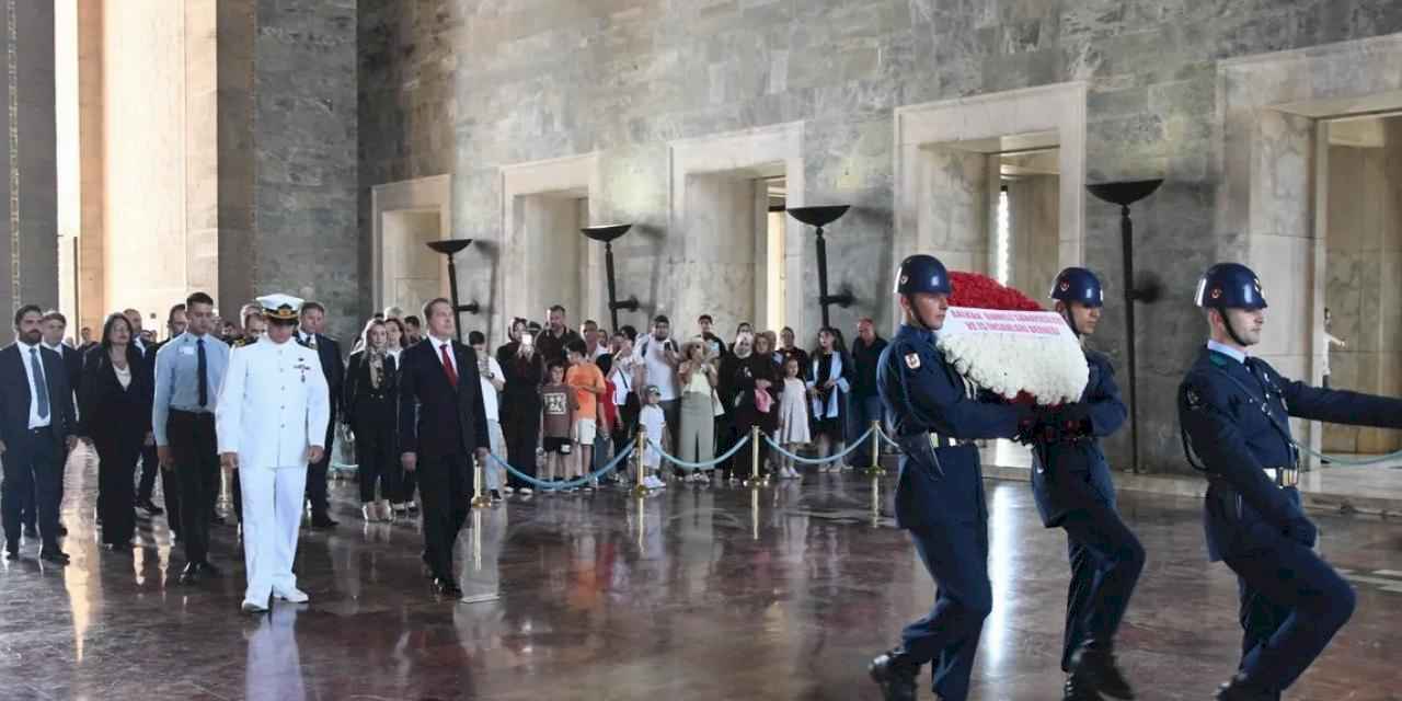 BALKANTÜRKSİAD yönetiminden Anıtkabir ziyareti