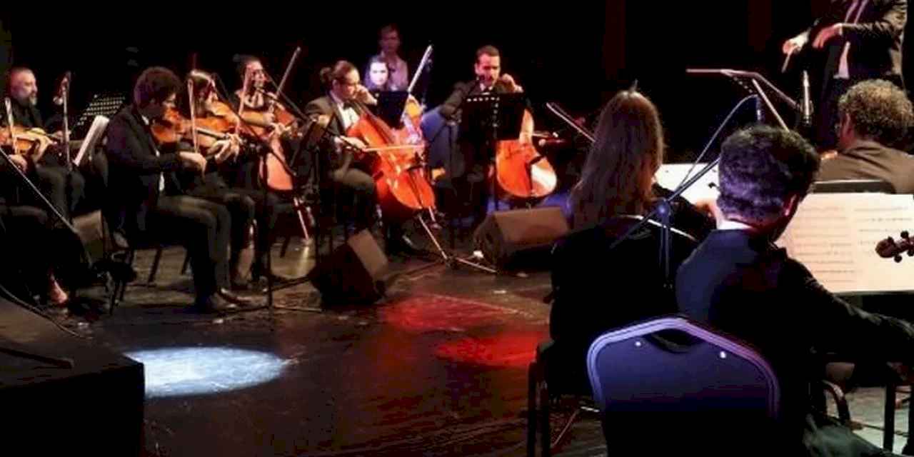 En ‘Baba’ şarkılar için Kocaeli'de sandalyeni kap 'Milli İrade Meydanı'na gel