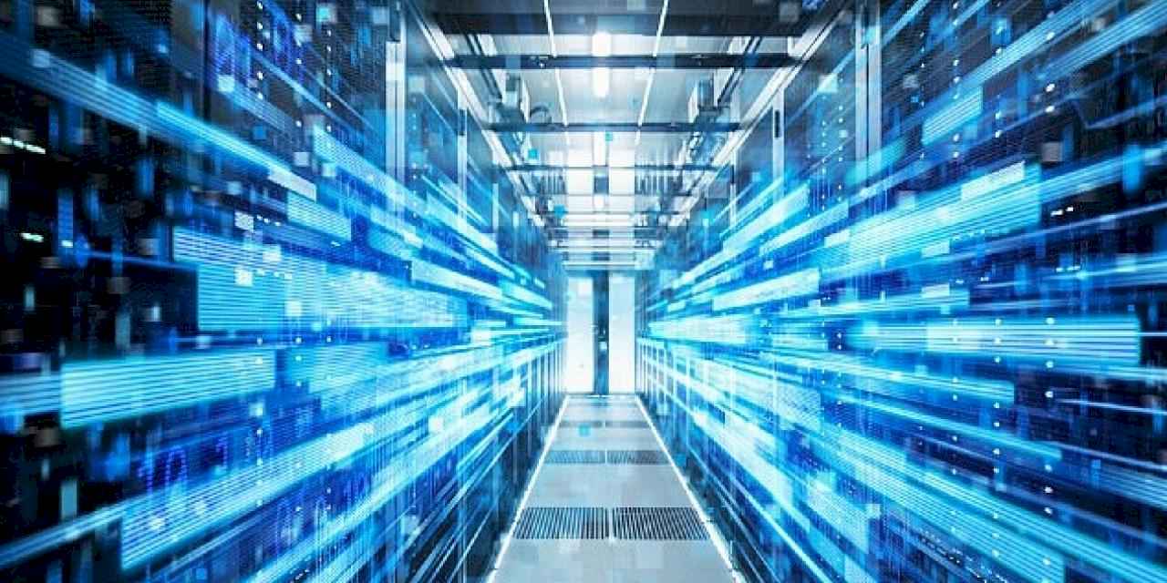 Flash Depolama, Veri Merkezi Operasyonlarını Nasıl Destekler