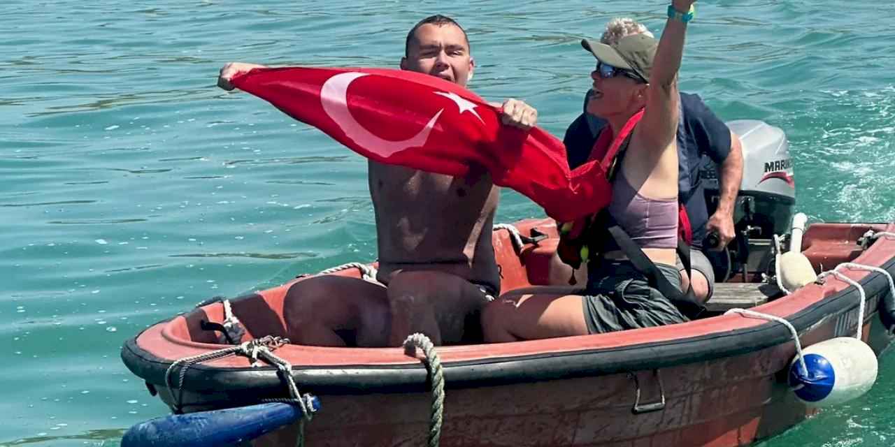İzmir’in gururu Tuna bir kez daha tarih yazdı... Tuna, 'Manş' hedefine ulaştı!