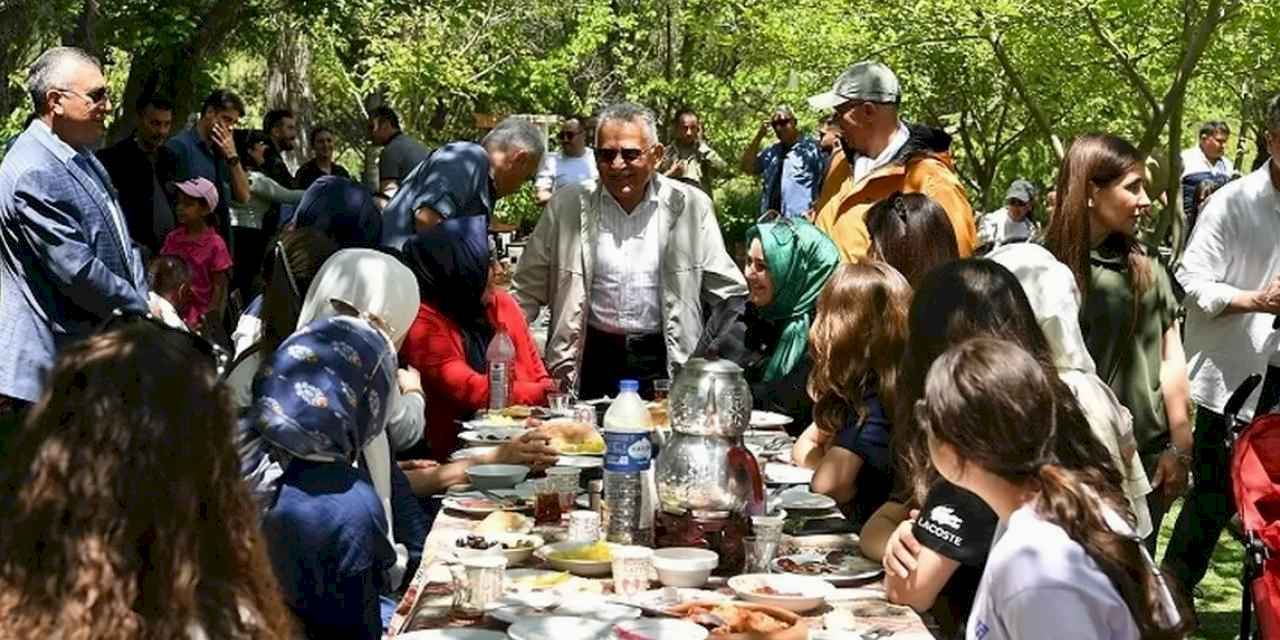 Kayseri protokolünden Soğanlı Vadisi çıkarması