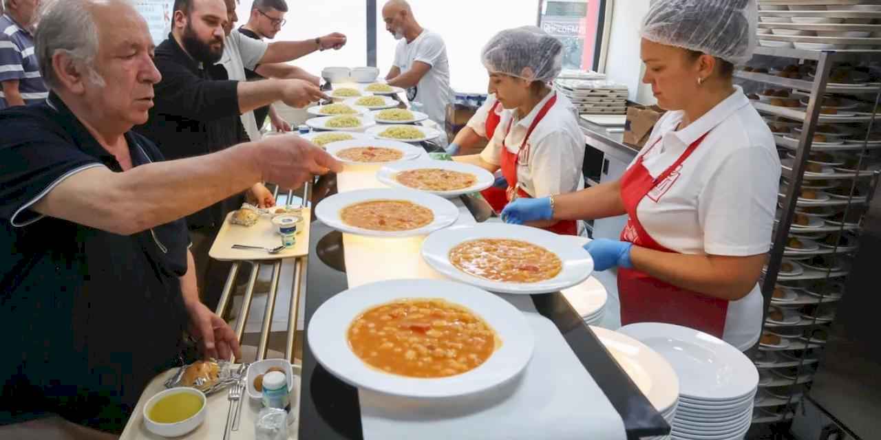 Bakırköy Kent Lokantası’nda Zeyrek için hayır yemeği