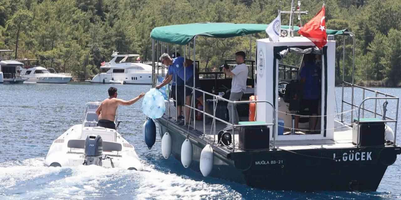 Muğla’nın mavi koyları 8 atık alım teknesiyle korunuyor