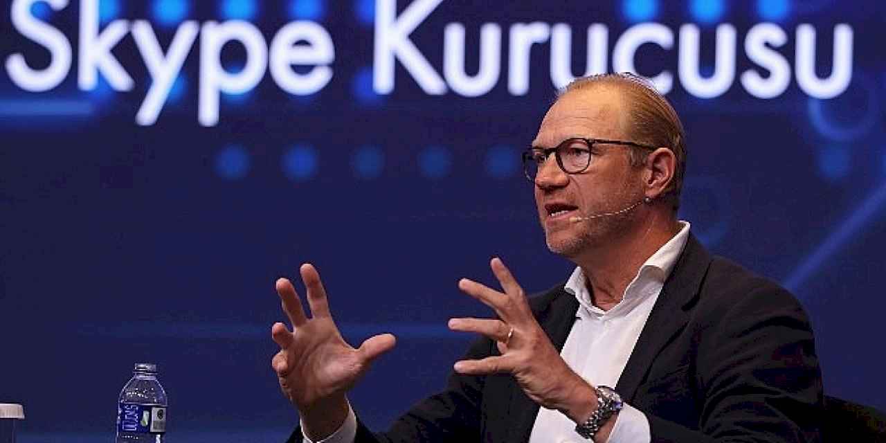 ‘Öğrenciler ulaşabildikleri tüm yapay zekâ araçlarını kullanmalı’