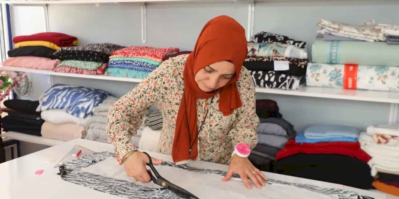 Kursla başladı, kendi atölyesini kurdu