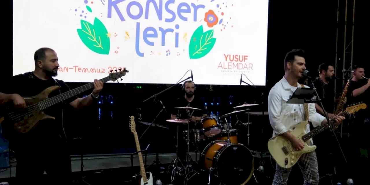 Sakarya Millet Bahçesi'nde müzik dolu akşam