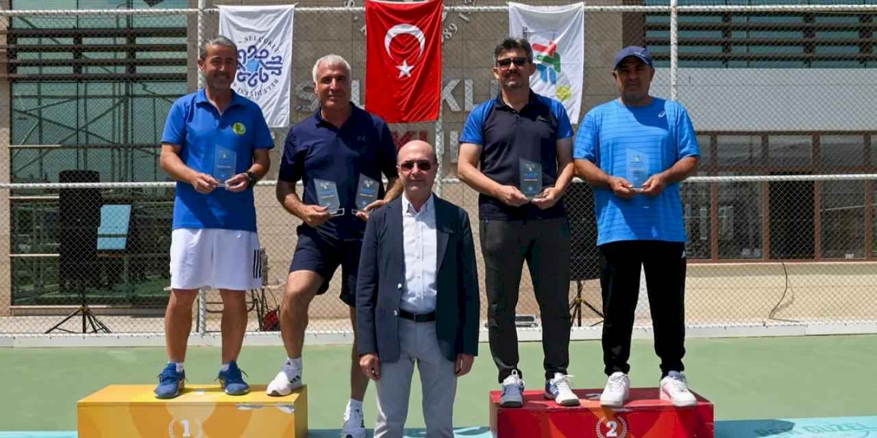 Konya Selçuklu’da tenis şöleni