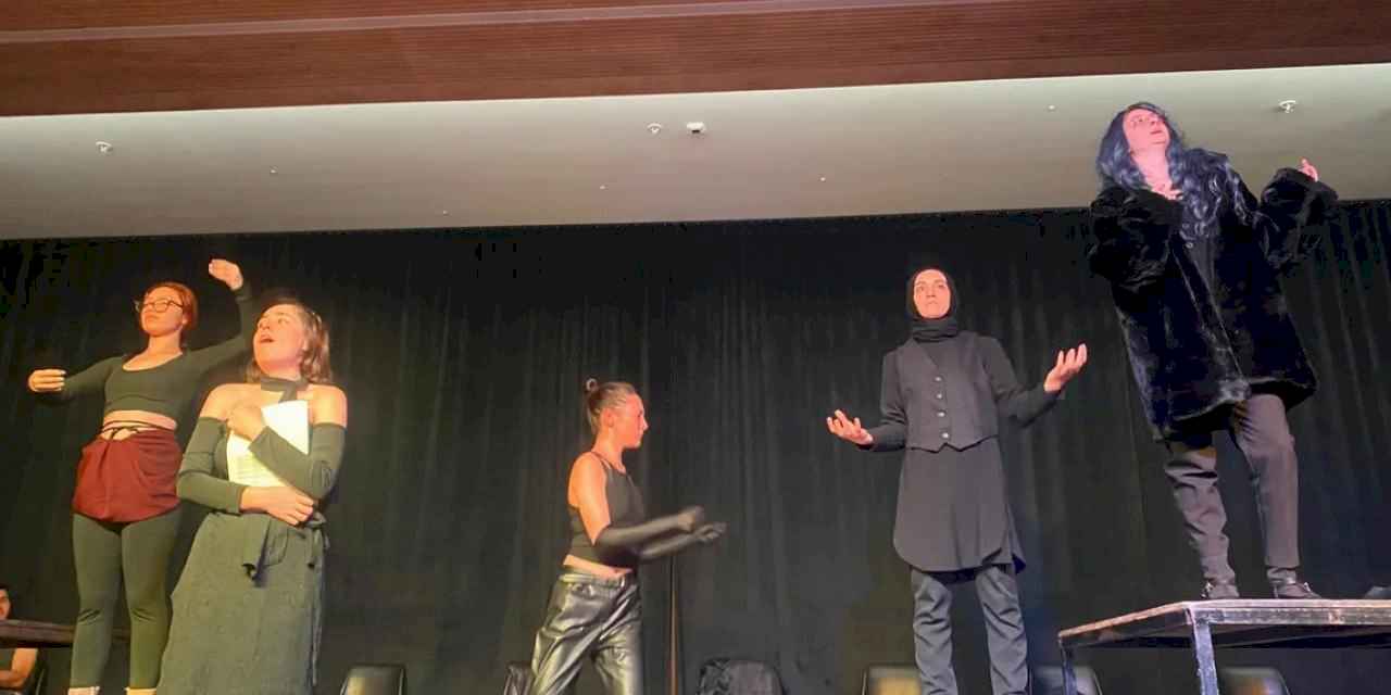 Bursa Osmangazi Tiyatro Okulu'ndan ‘Tersine Dünya’