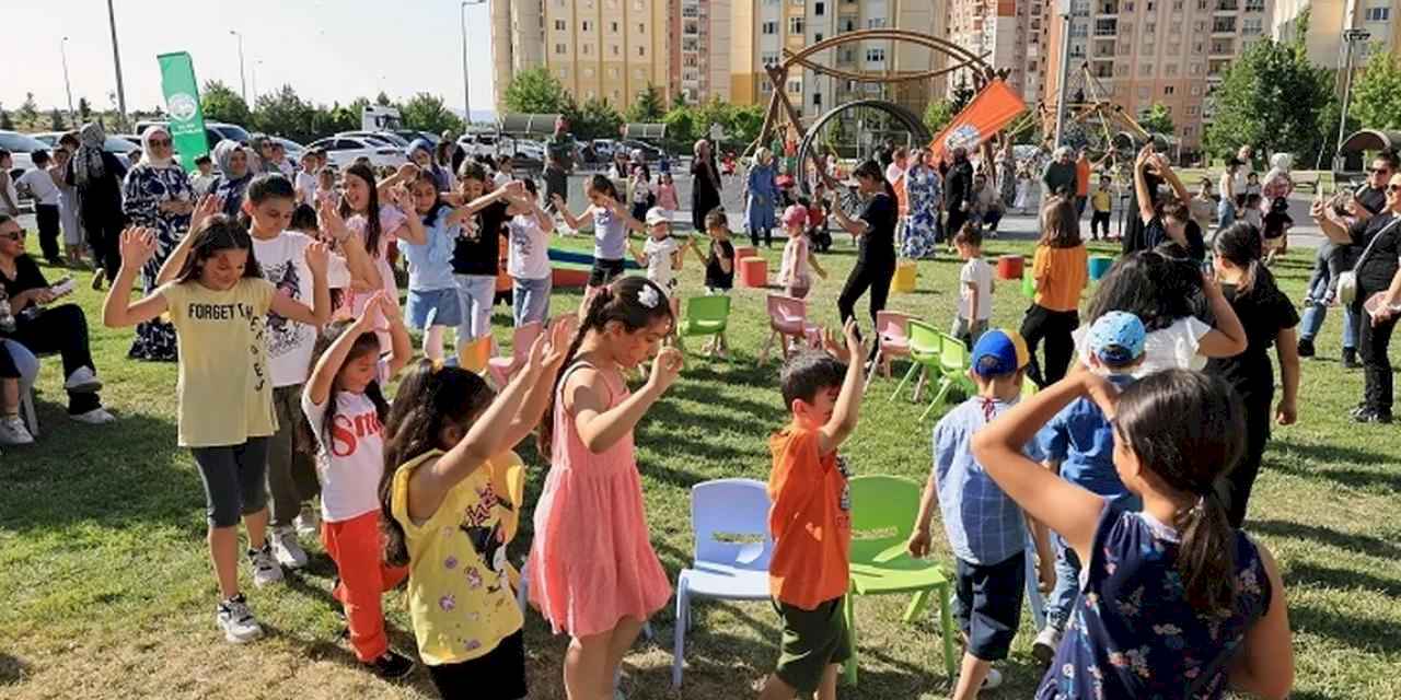 Kayseri Talas Belediyesi'nden çocuklara karne hediyesi