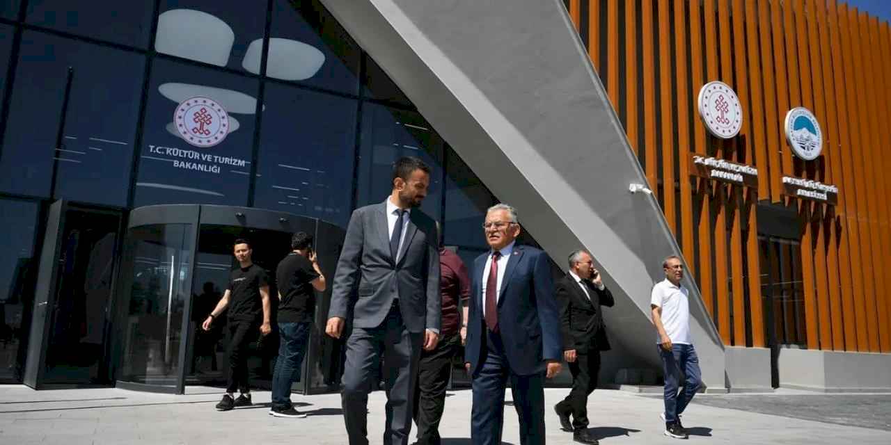 Kayseri İl Halk Kütüphanesi kapılarını açıyor