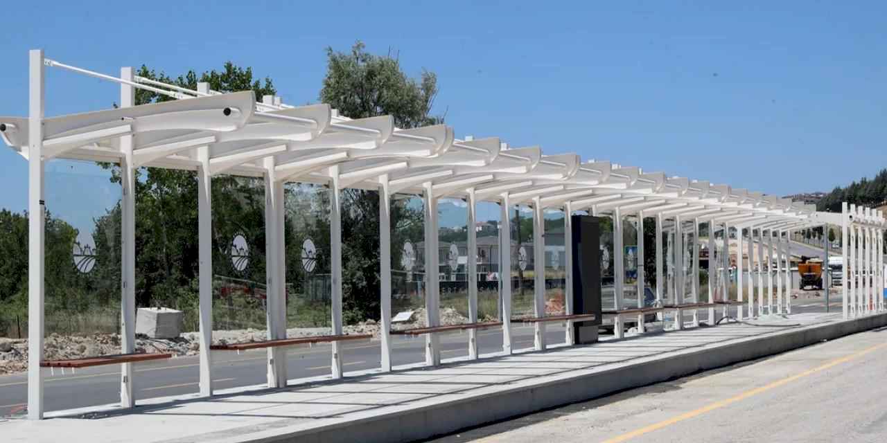 Sakarya'da 13 istasyonlu metrobüs hattına akıllı dokunuş