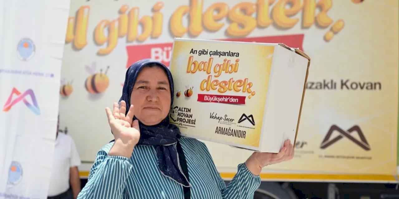 Mersin Büyükşehir’den arıcılara 'Bal gibi' destek