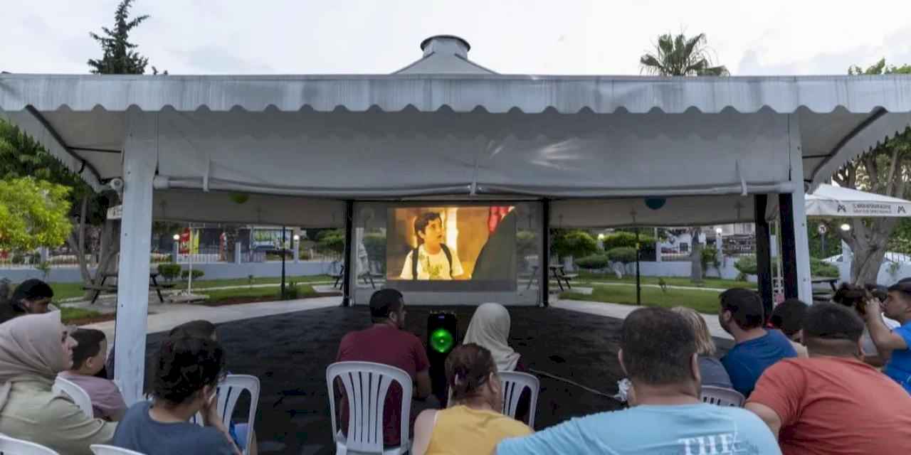 Mersin’de engelsiz sinema keyfi sürüyor