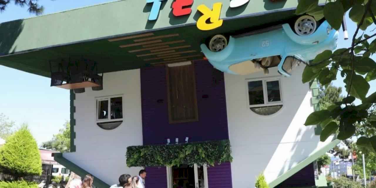 'Ters Ev' yenilenen yüzüyle misafirlerini ağırlıyor