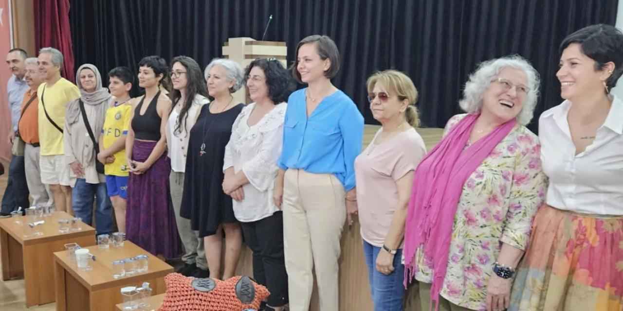 Karabağlar'da kadınların emeği ve mücadelesi panelde yankı buldu