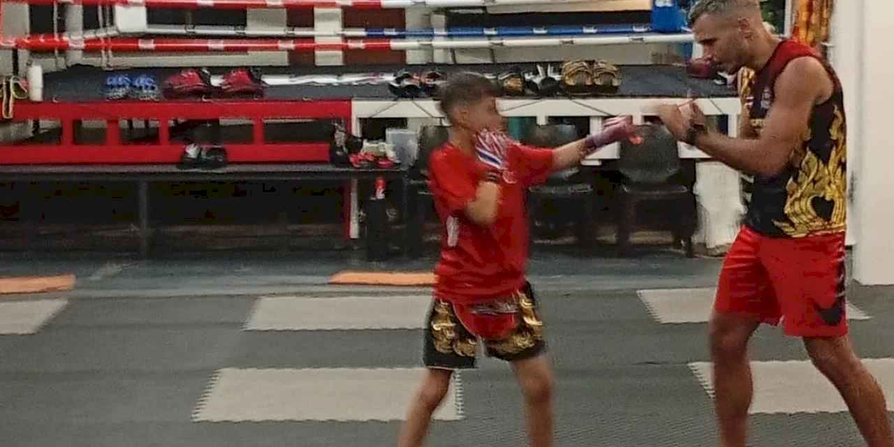 Bostanlısporlu 10 yaşındaki Mert, Tayland’ta ringe çıktı!