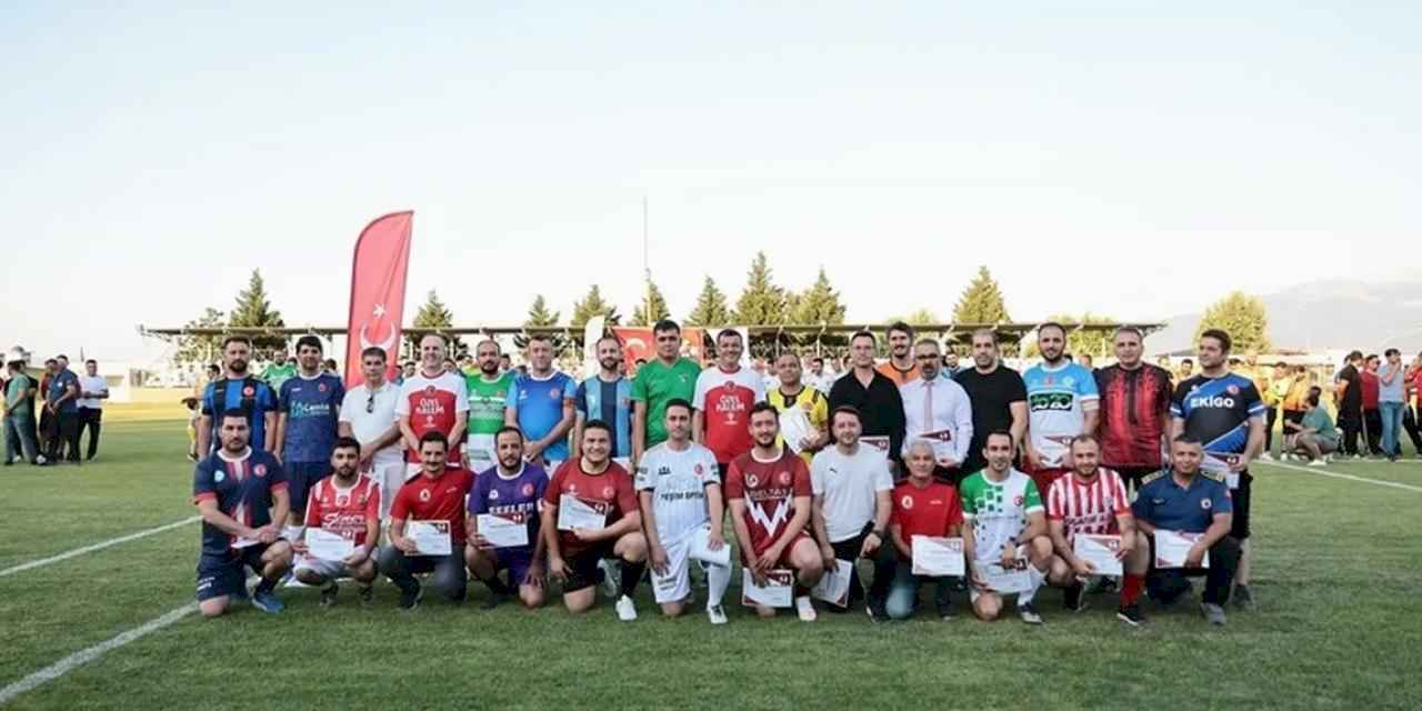 Başkan Çavuşoğlu turnuvanın açılışını yaptı, dostluk kazandı