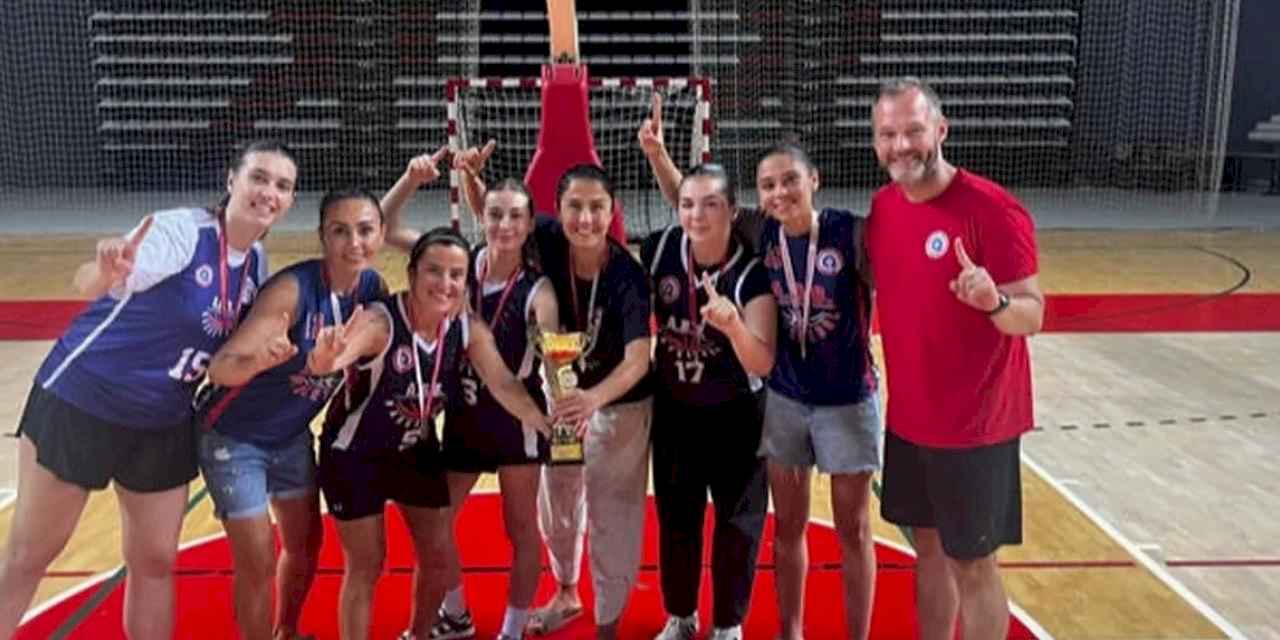 Antalya Büyükşehir kadın takımı şampiyon oldu