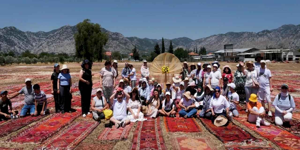 Antalya'da özel gereksinimli çocuklardam kilim tarlalarına ziyaret