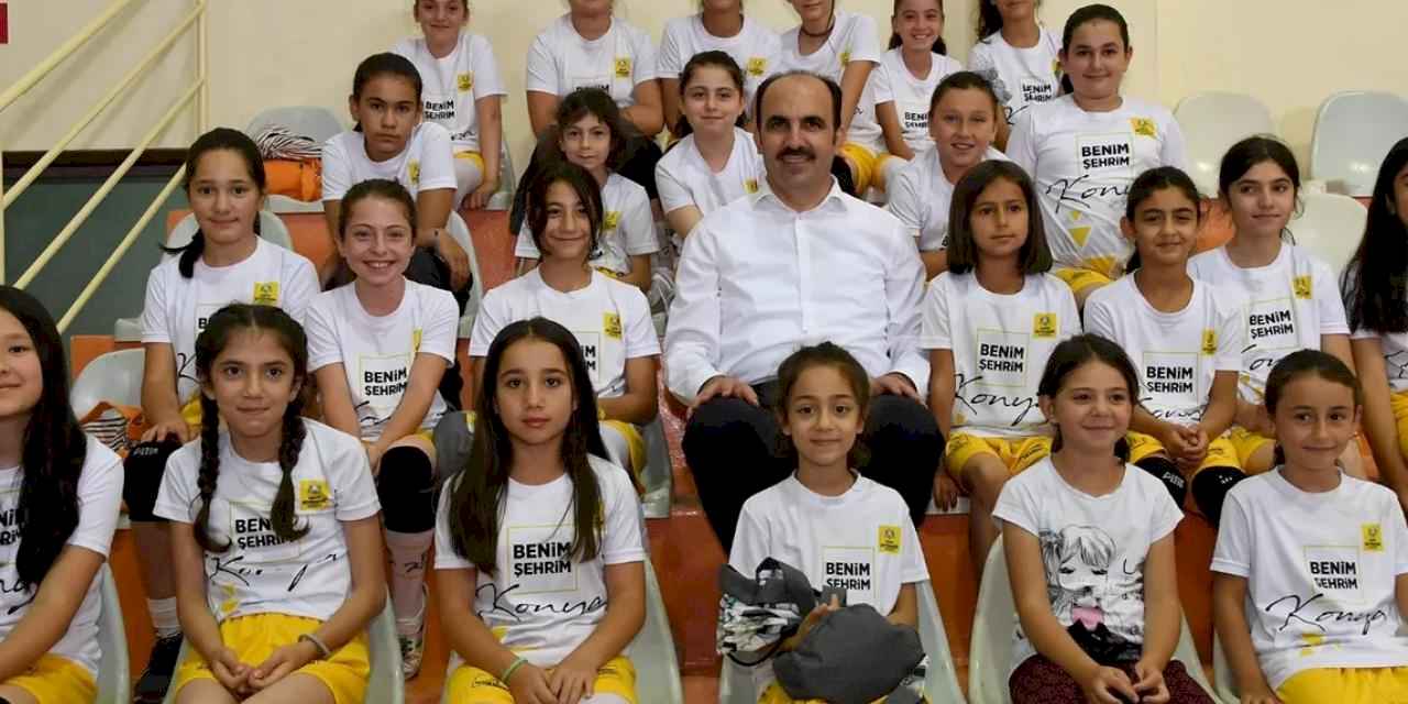 Konya'da Başkan Altay’dan yaz spor okulları için 28 ilçeye davet