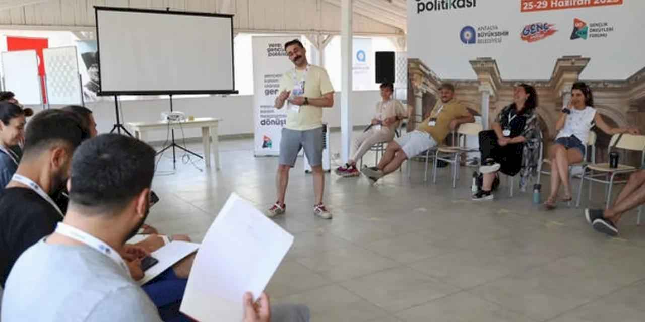 Antalya'da belediyeler arası gençlik buluşması