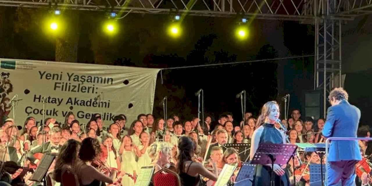 Hatay'da çocuklar ve gençler 'Yeni Yaşamın Filizleri' ile müzikle buluştu