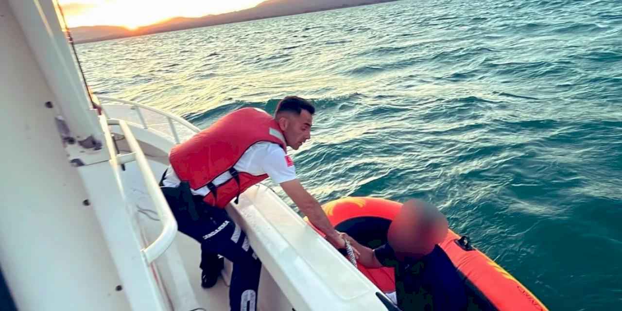 Genç turist İznik Gölü’nde mahsur kaldı!