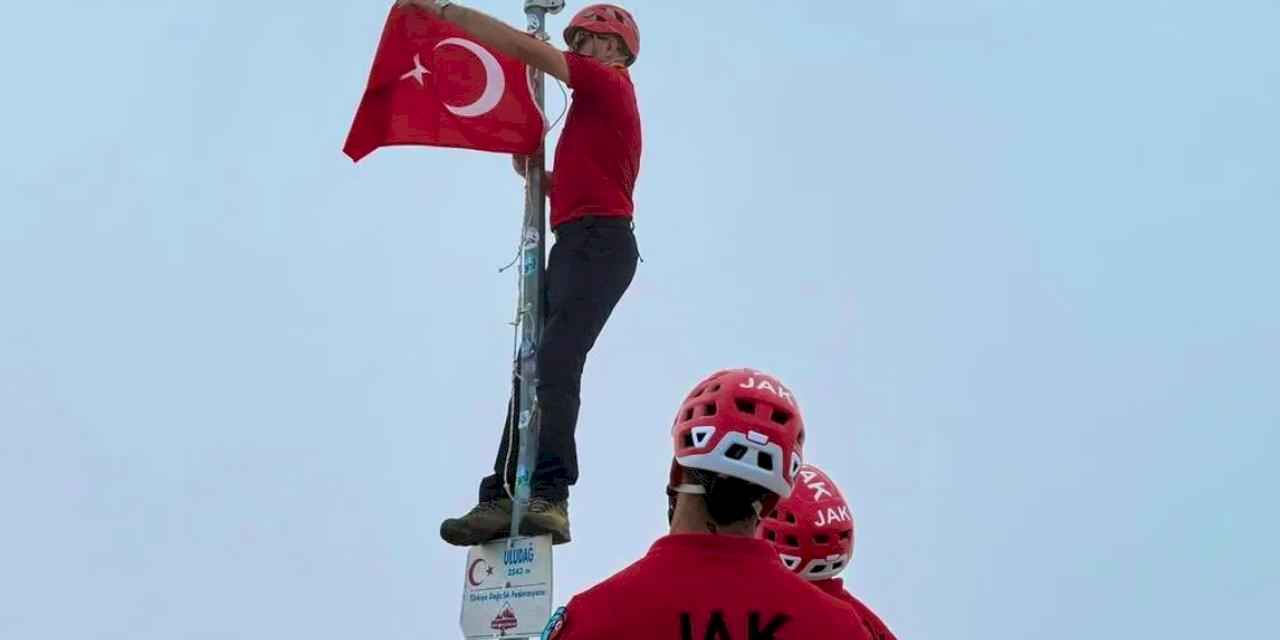 Jandarma kuruluşunu Uludağ’ın zirvesinde taçlandırdı