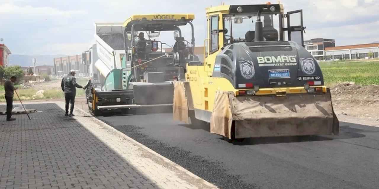 Kayseri Melikgazi'de asfalt çalışması tam gaz