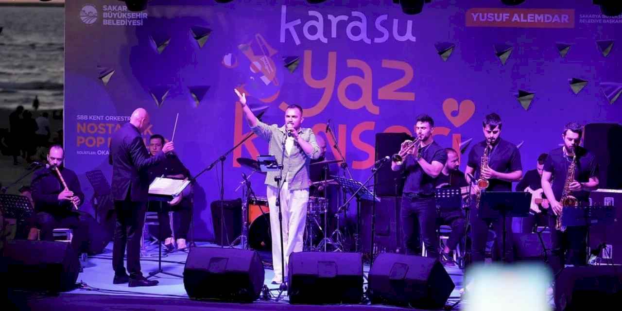 Sakarya Karasu’da yaz akşamına neşe katan nostalji konseri