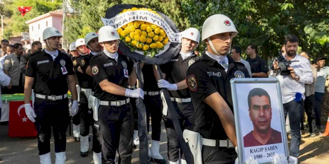 İzmir'de ormanın kahraman şehidi son yolculuğuna uğurlandı