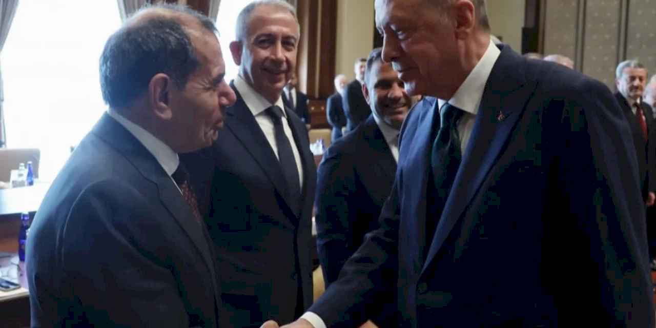 Cumhurbaşkanı Erdoğan, Galatasaray Başkanı Özbek’i hastanede ziyaret etti