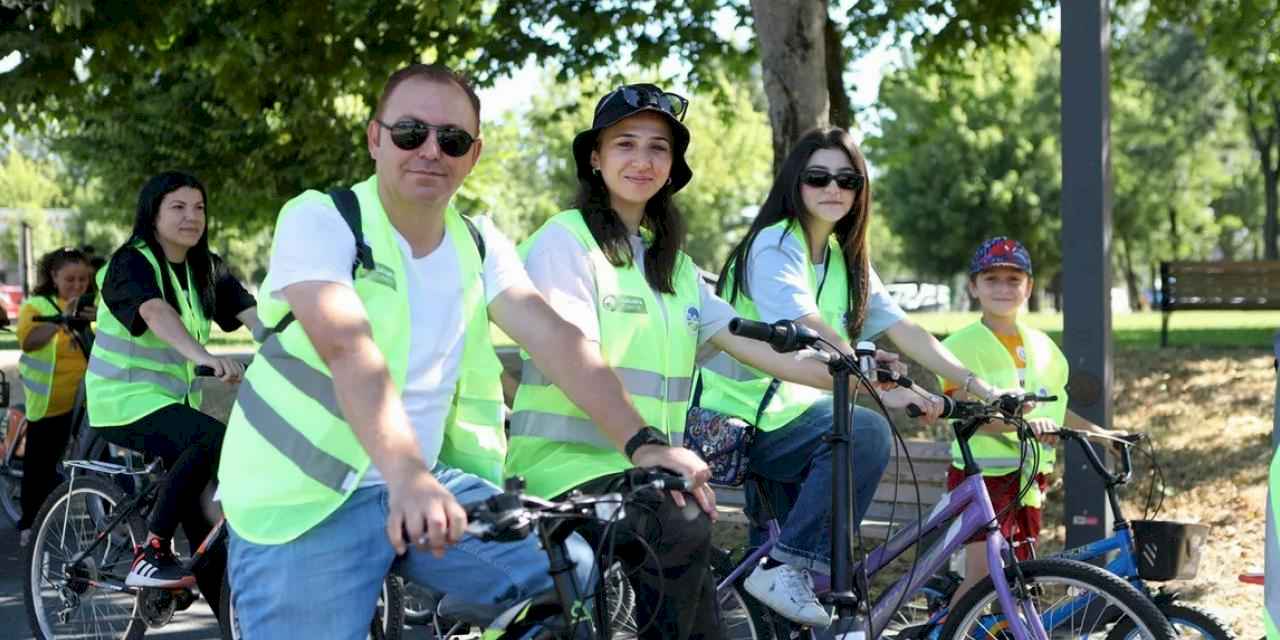 Sakarya'da aileler birlikte pedal çevirdi