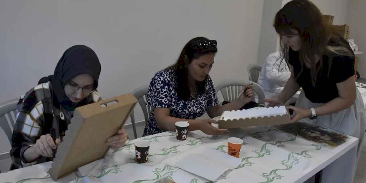 Bursa Karacabey'de 'ahşap boyama' ilgisi
