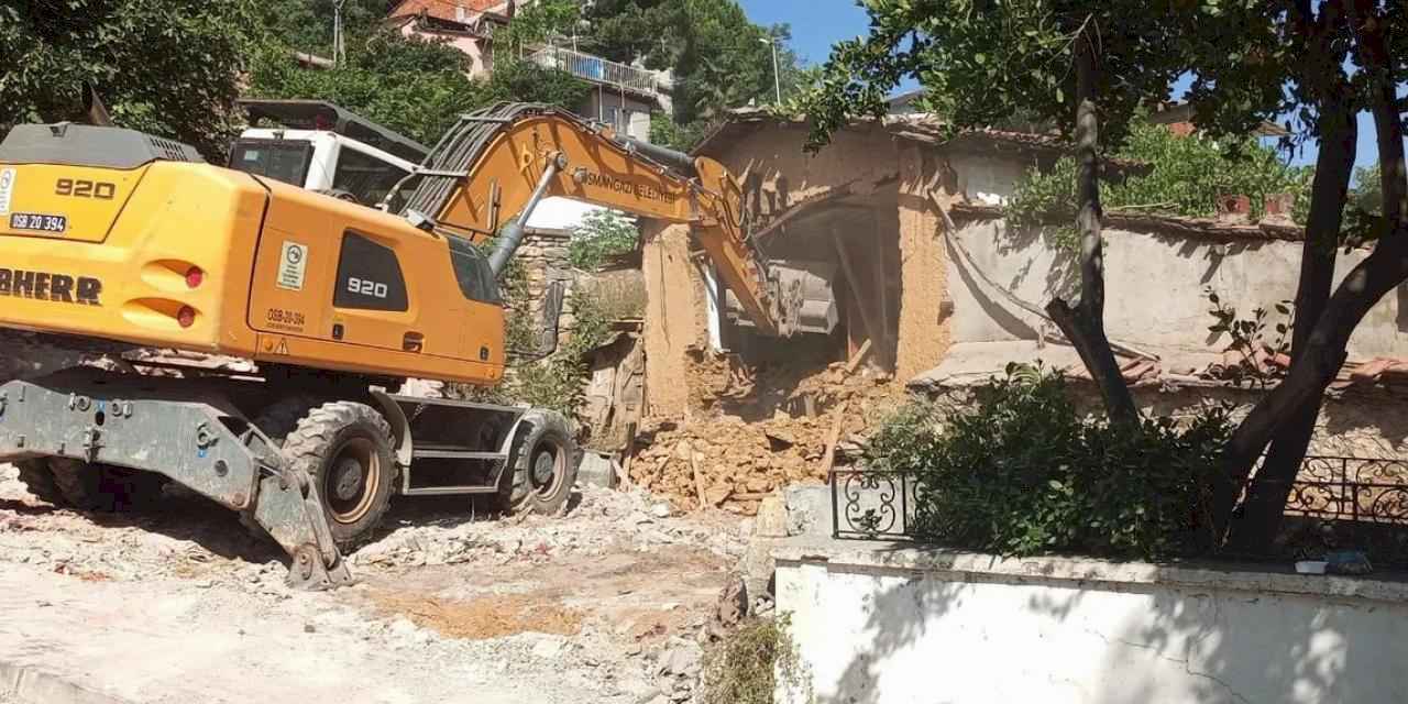 Bursa Osmangazi tehlikeli metruklara yıkım