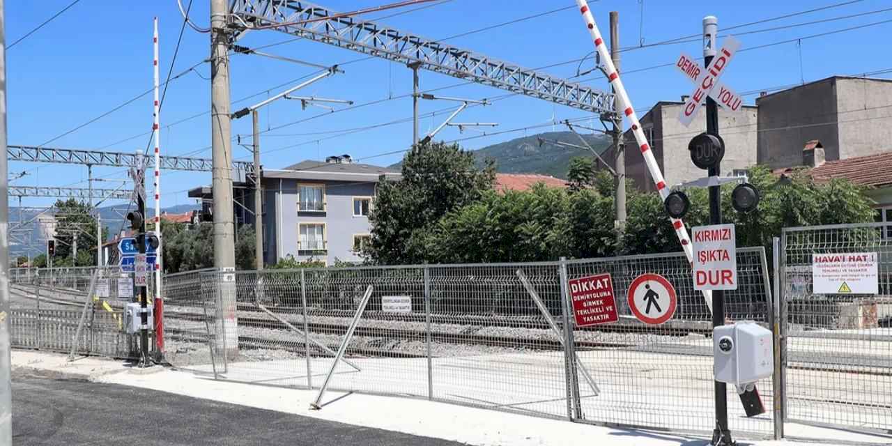 Alifuatpaşa hemzemin geçidine kavuşuyor