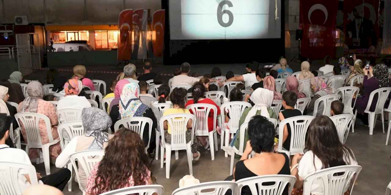 Bursa Osmangazi’de çocuklar açık hava sinemasında buluştu