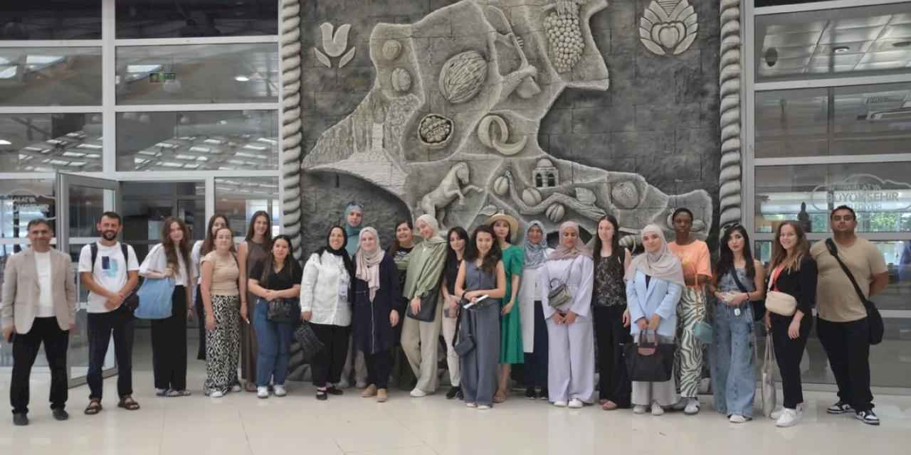 15 ülkeden gelen misafirler Malatya'da