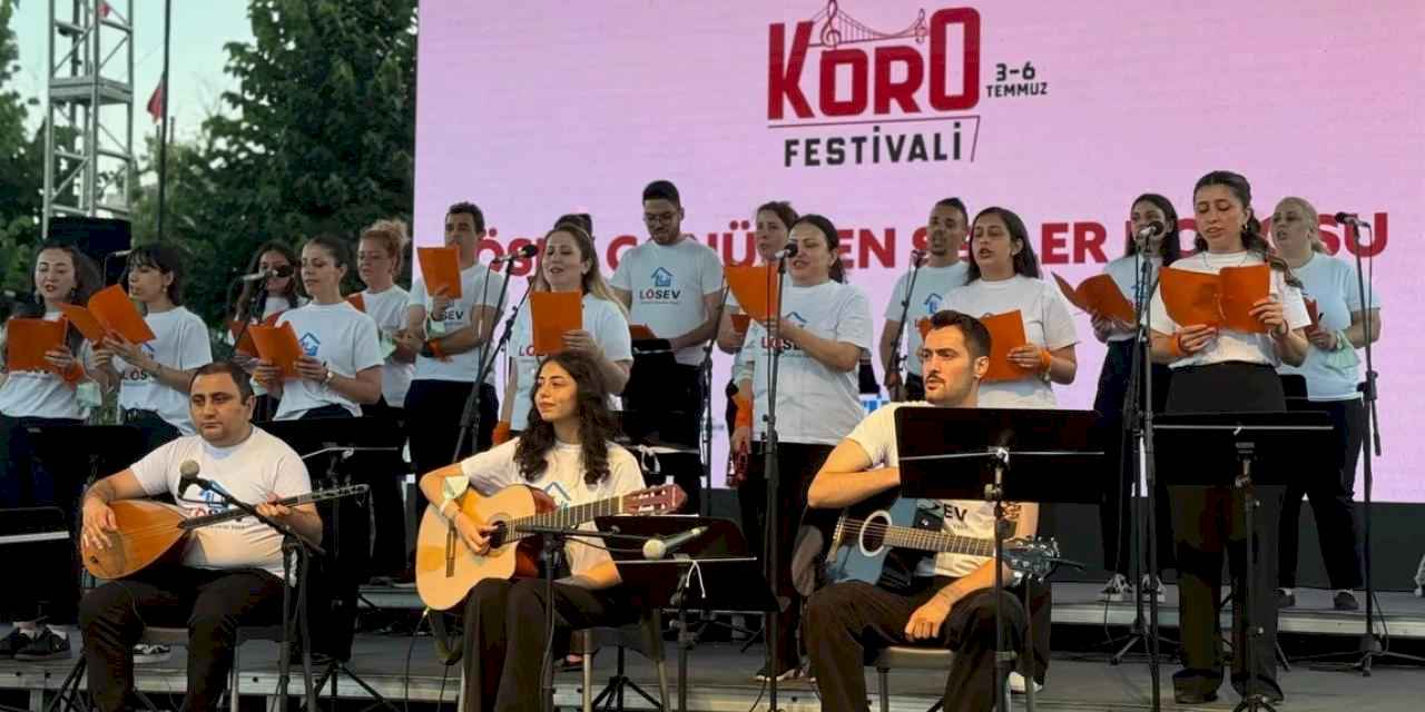 LÖSEV gönüllüleri İBB Korolar Festivali'nde