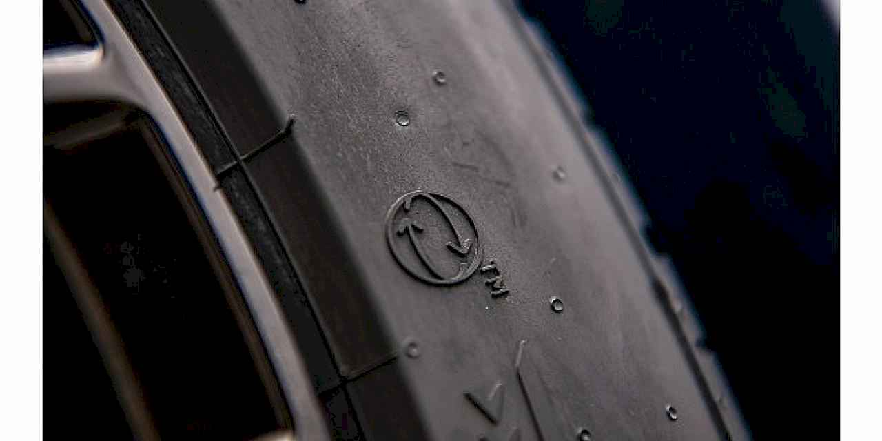 Pirelli, %70'ten Fazla Biyo-bazlı ve Geri Dönüştürülmüş Malzeme İçeren İlk Standart Üretim Lastiğini Tanıttı